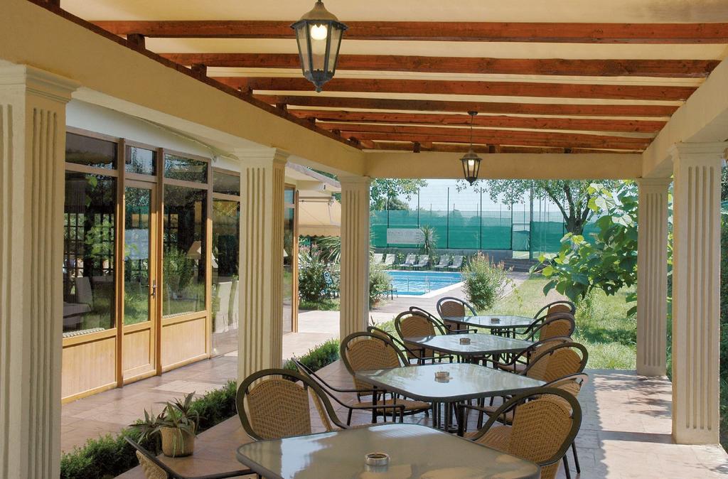 La Conac By Residence Hotels Bukares Bagian luar foto