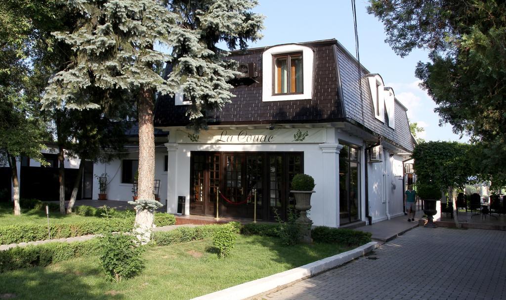 La Conac By Residence Hotels Bukares Bagian luar foto