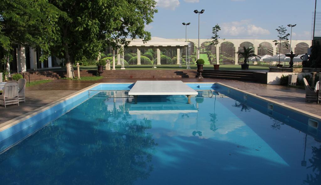 La Conac By Residence Hotels Bukares Bagian luar foto