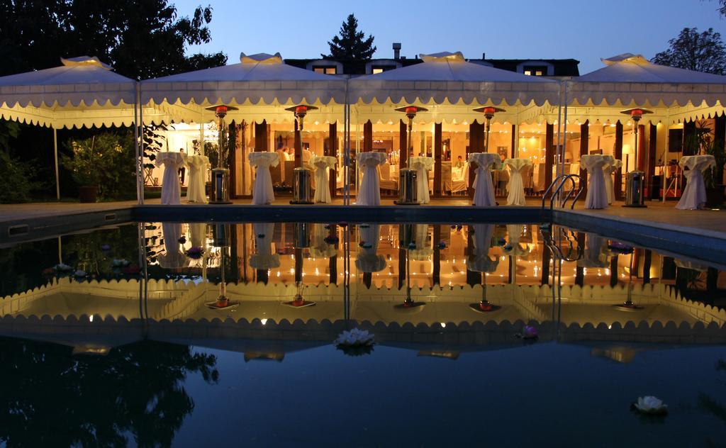 La Conac By Residence Hotels Bukares Bagian luar foto
