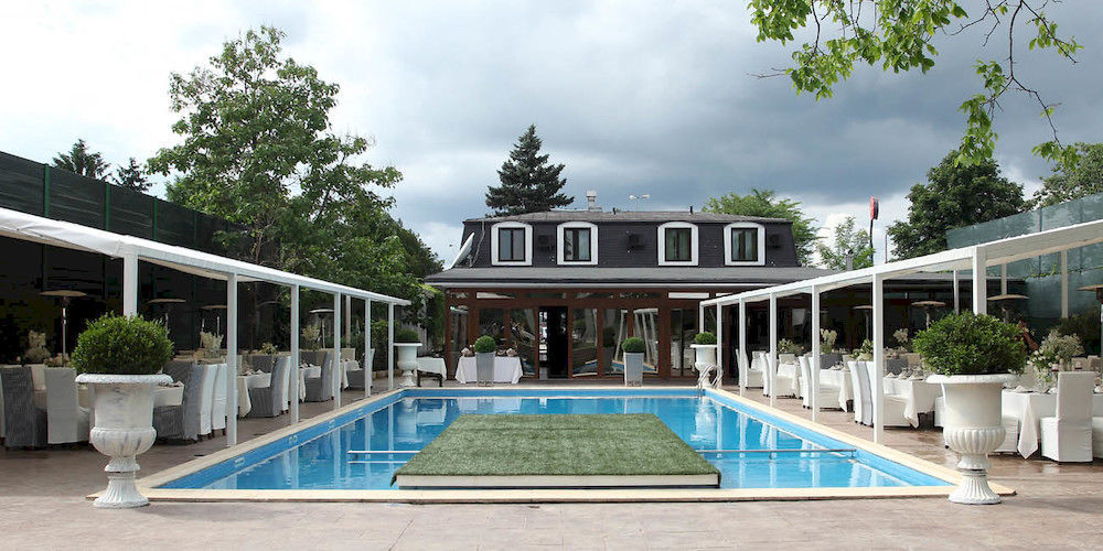 La Conac By Residence Hotels Bukares Bagian luar foto