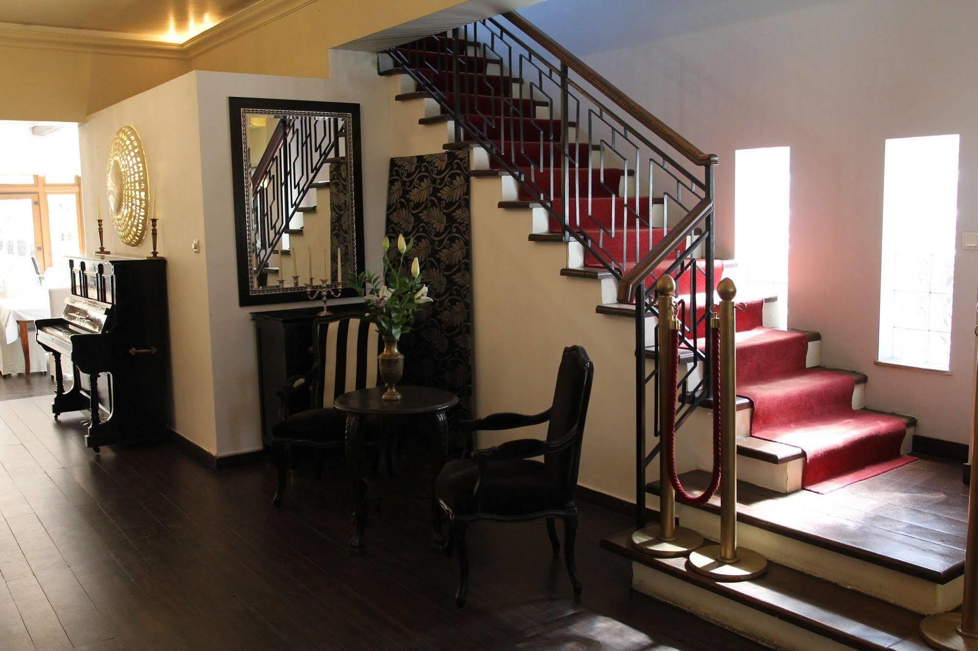 La Conac By Residence Hotels Bukares Bagian luar foto