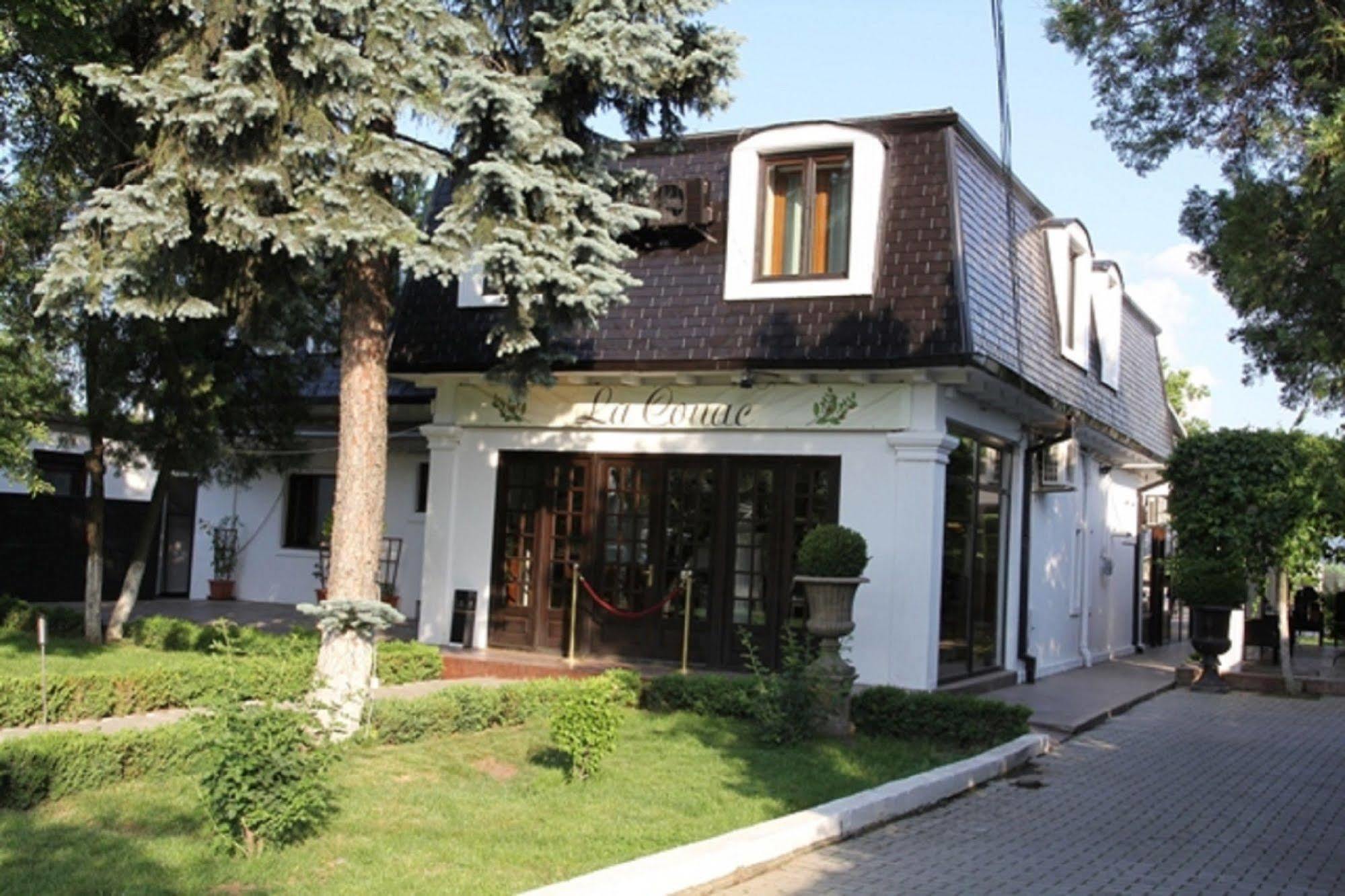 La Conac By Residence Hotels Bukares Bagian luar foto