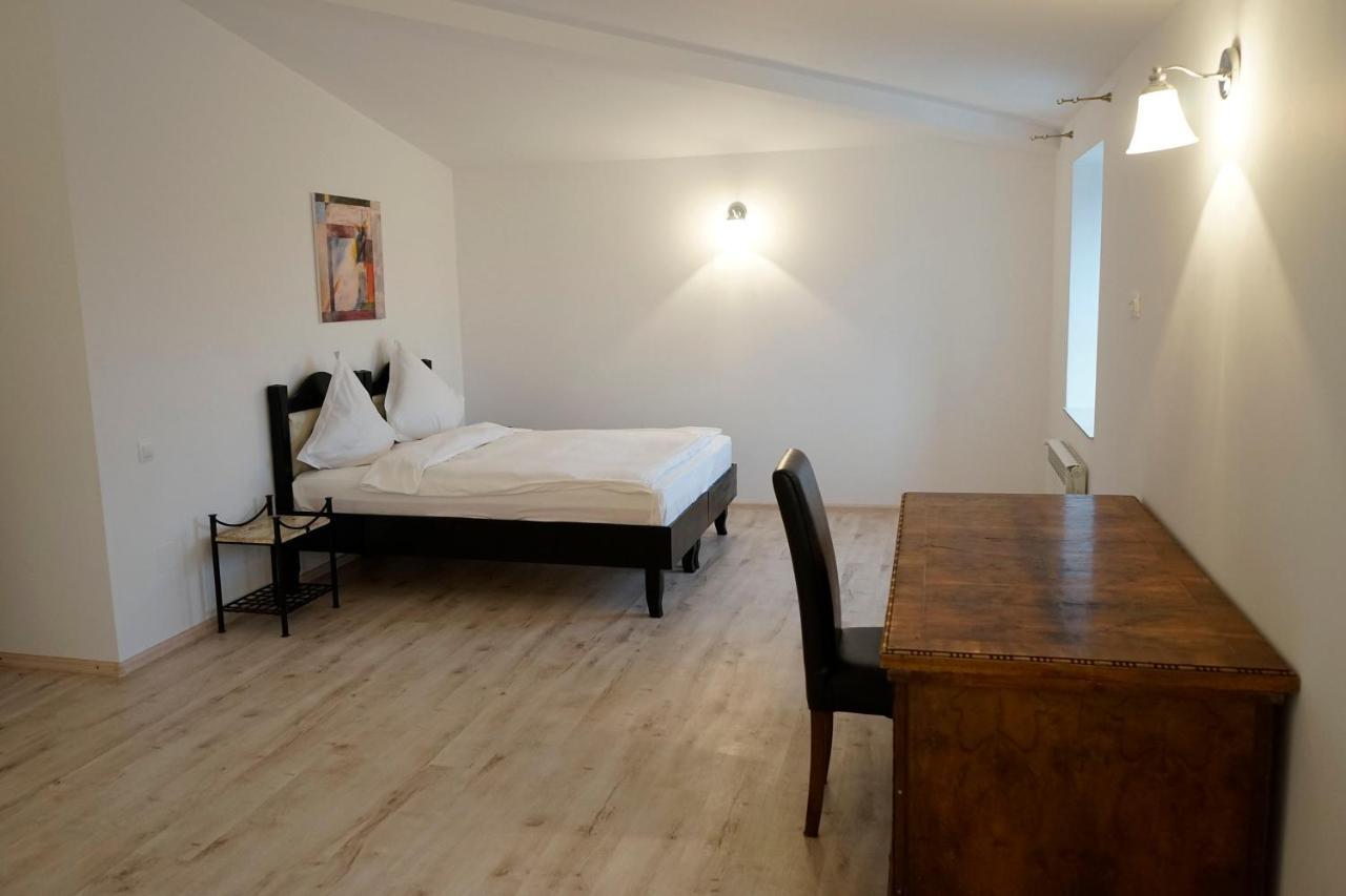 La Conac By Residence Hotels Bukares Bagian luar foto