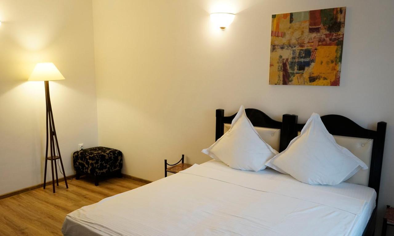 La Conac By Residence Hotels Bukares Bagian luar foto