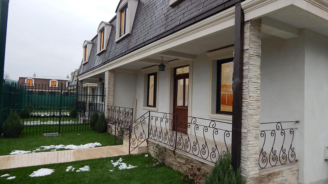 La Conac By Residence Hotels Bukares Bagian luar foto