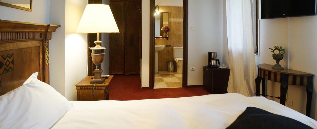 La Conac By Residence Hotels Bukares Bagian luar foto