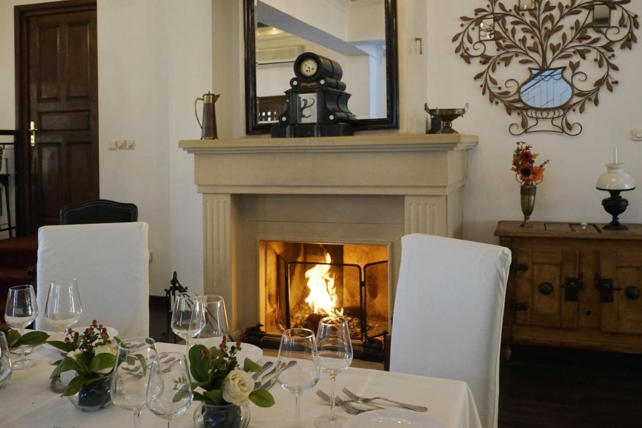 La Conac By Residence Hotels Bukares Bagian luar foto